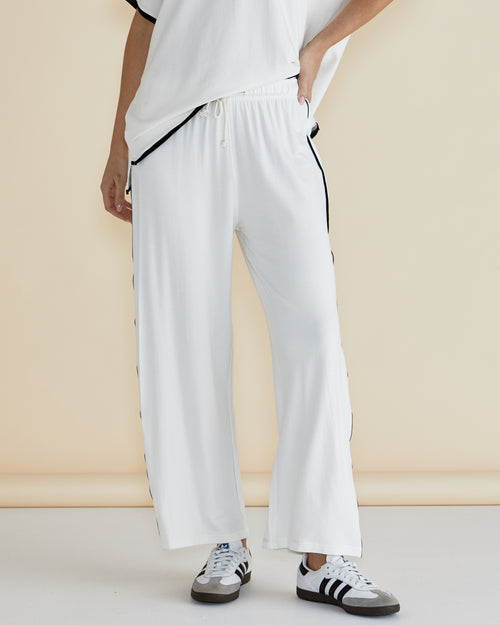 Betty Basics Evelyn Wide Leg Jogger Winter White