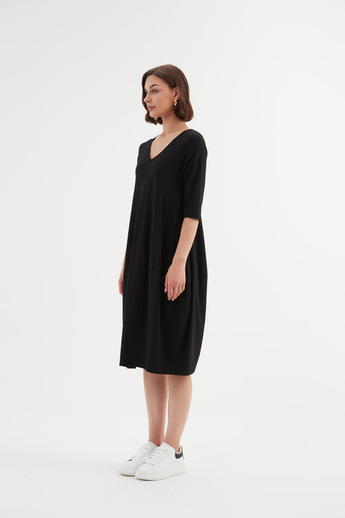 Tirelli V Neck Diagonal Seam Dress Black